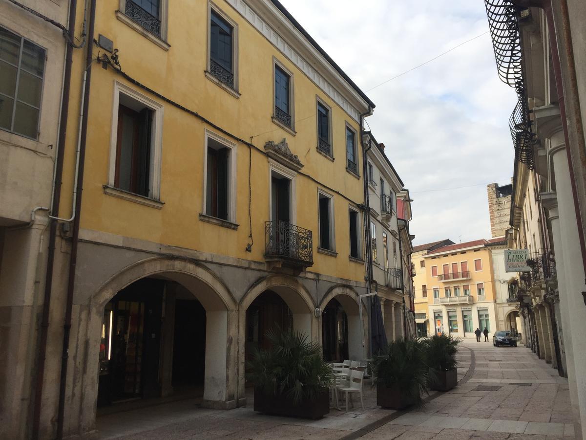 B&B Via Garibaldi Лониго Экстерьер фото